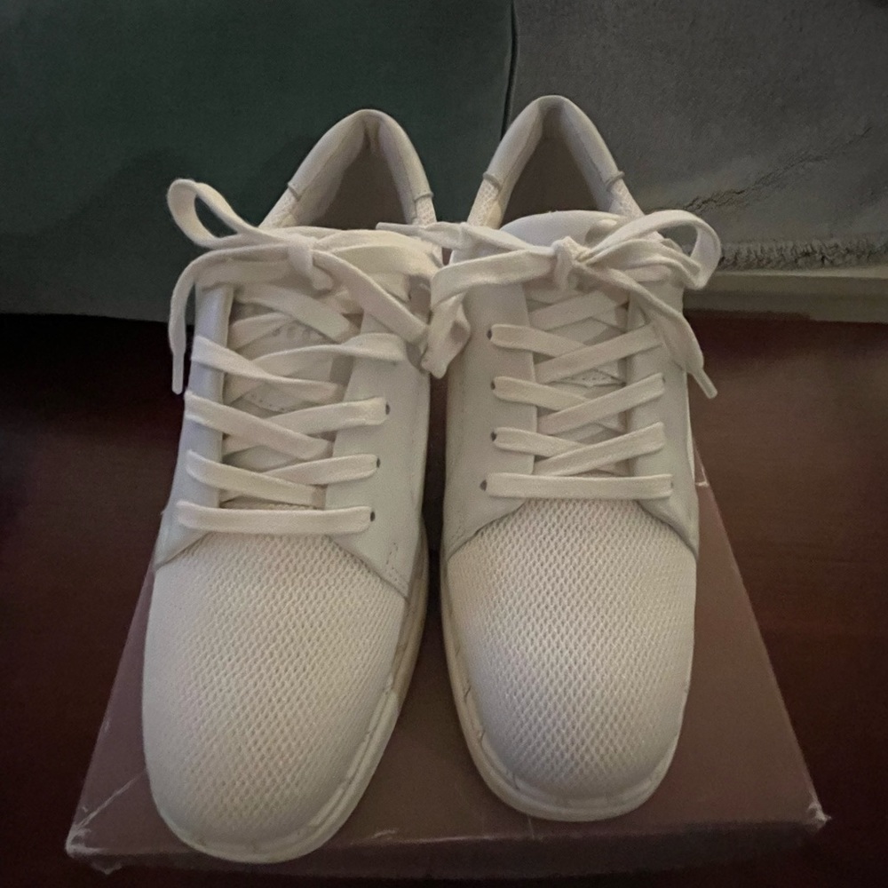 New and never worn white mesh shoe